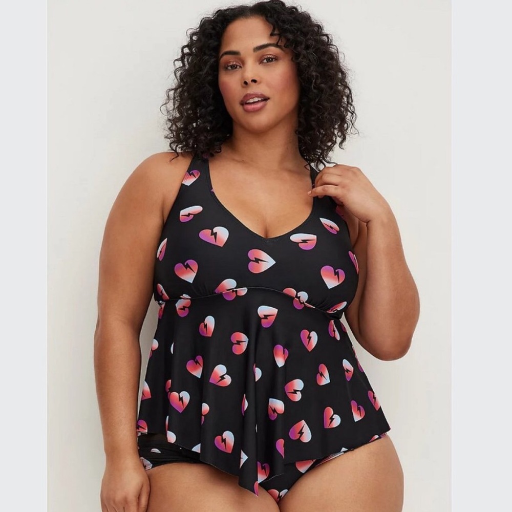 NWT Torrid wireless v neck tankini swim top x1